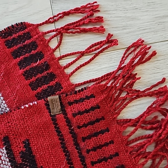 Roots Cape Poncho Wrap - Picture 4 of 14